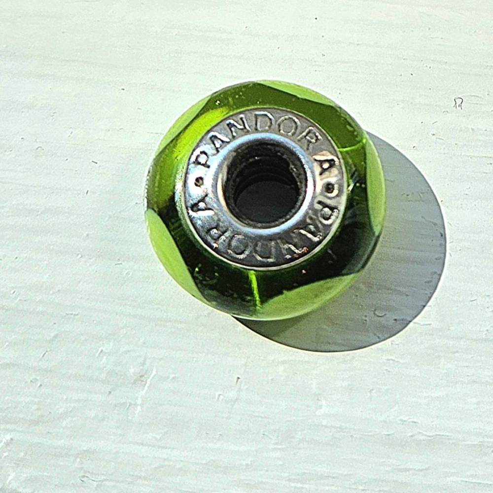 Pandora Green Murano Glass Heart Charm - Picture 2 of 2